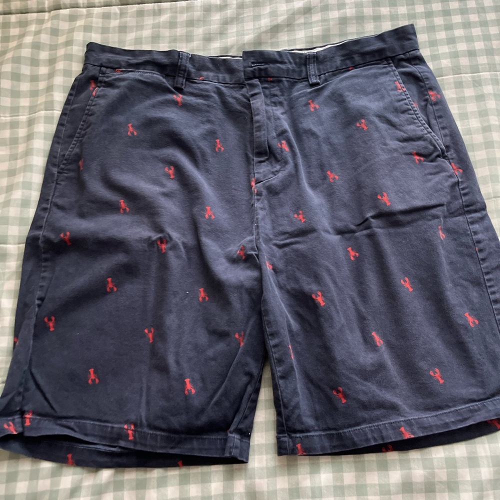Men’s navy with red lobsters shorts